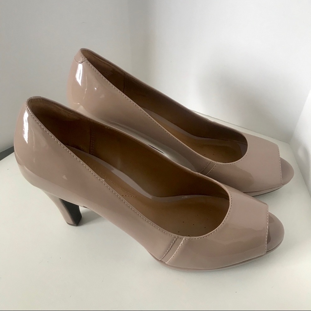 Clarks Narine Rowa Taupe Heels